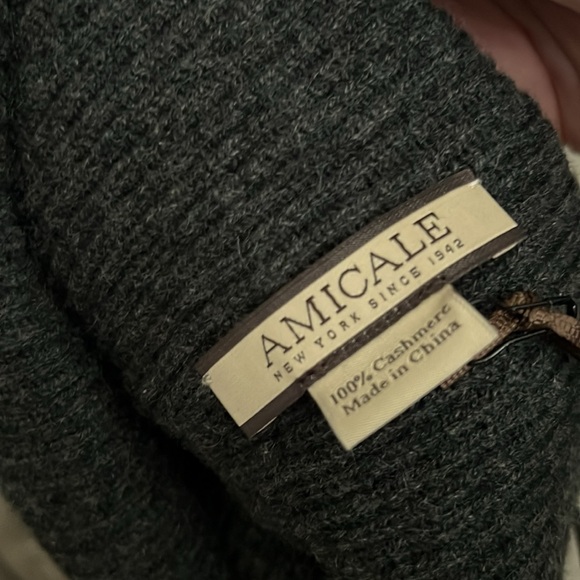 Amicale Reversible Beanie Hat - Picture 3 of 3